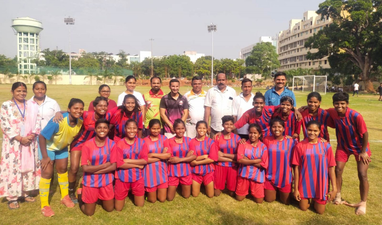 प्रथम खेलो इंडिया जनजाति खेल राष्ट्रीय प्रतियोगिता : छत्तीसगढ़ फुटबाल विमेंस टीम ने जीता गोल्ड