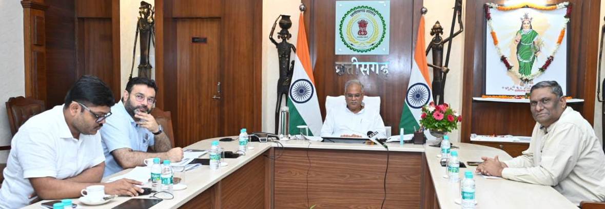 मुख्यमंत्री श्री बघेल ने हरेली तिहार के मौके पर पशुपालक किसानों और गोधन न्याय योजना के हितग्राहियों को 16.29 करोड़ रूपए की दी सौगात