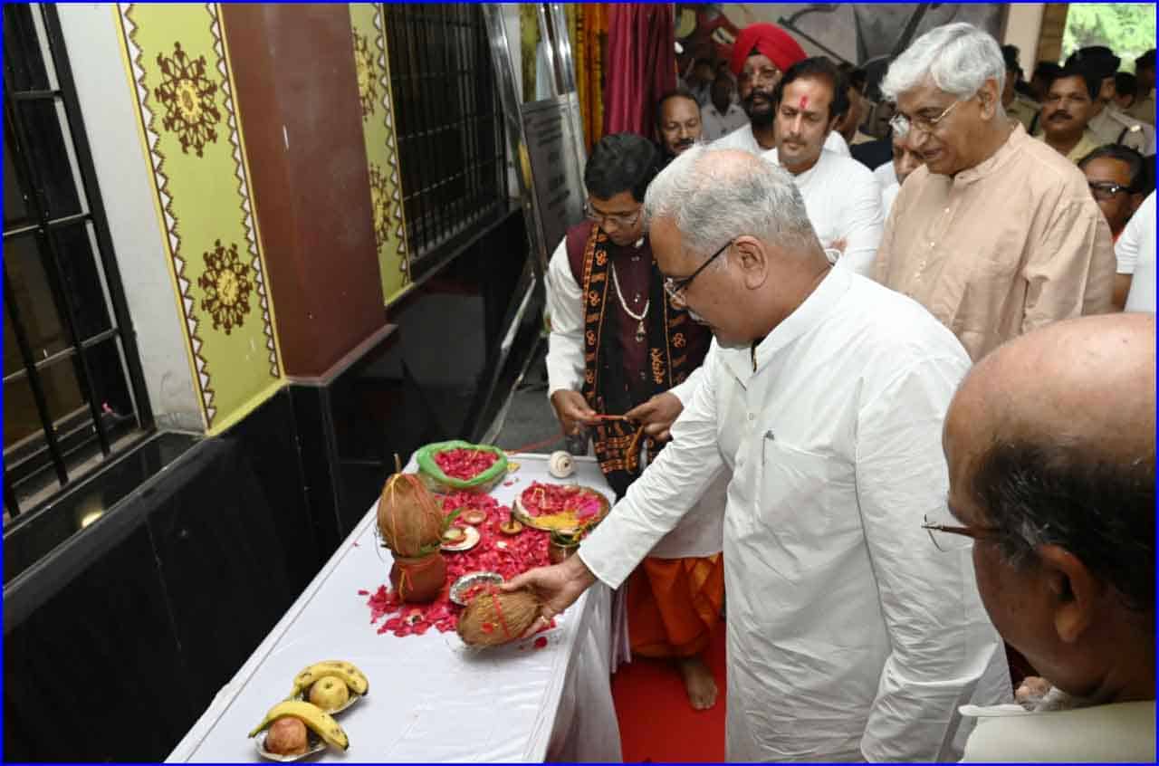 हीरक जयंती पर रायपुर मेडिकल कॉलेज को मिला उपहार, मुख्यमंत्री श्री भूपेश बघेल ने मेडिकल कॉलेज के 700 बिस्तर क्षमता वाले नए चिकित्सालय भवन का किया भूमिपूजन