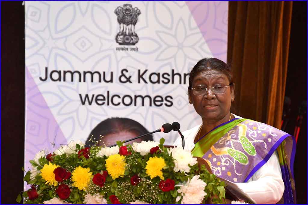 PRESIDENT OF INDIA ATTENDS CIVIC RECEPTION AT RAJ BHAVAN SRINAGAR