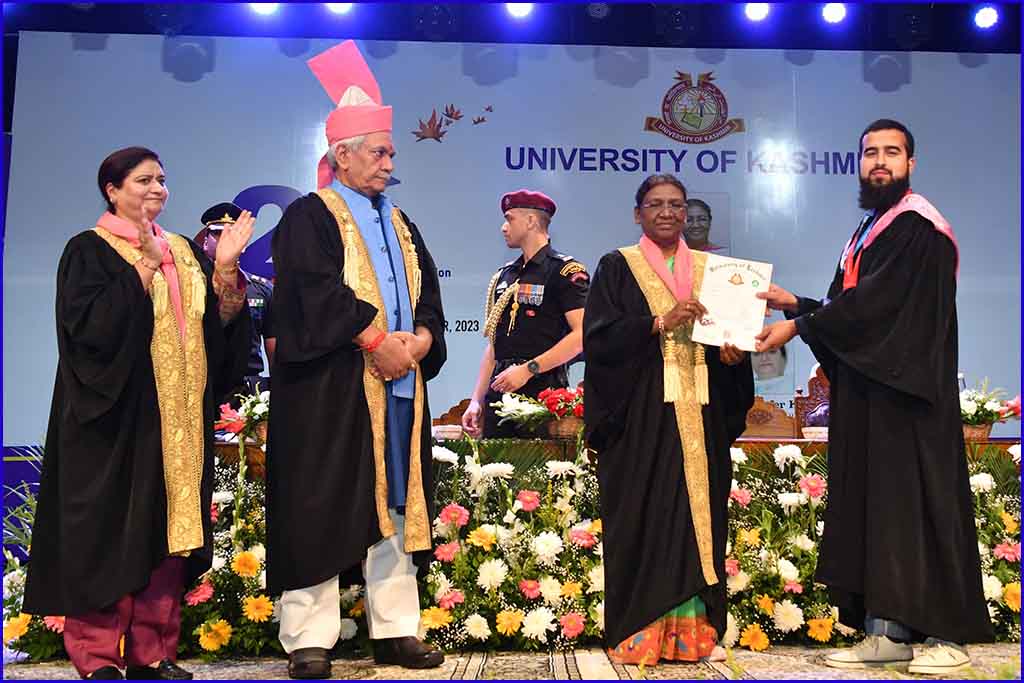 PRESIDENT OF INDIA GRACES THE 20TH CONVOCATION OF UNIVERSITY OF KASHMIR
