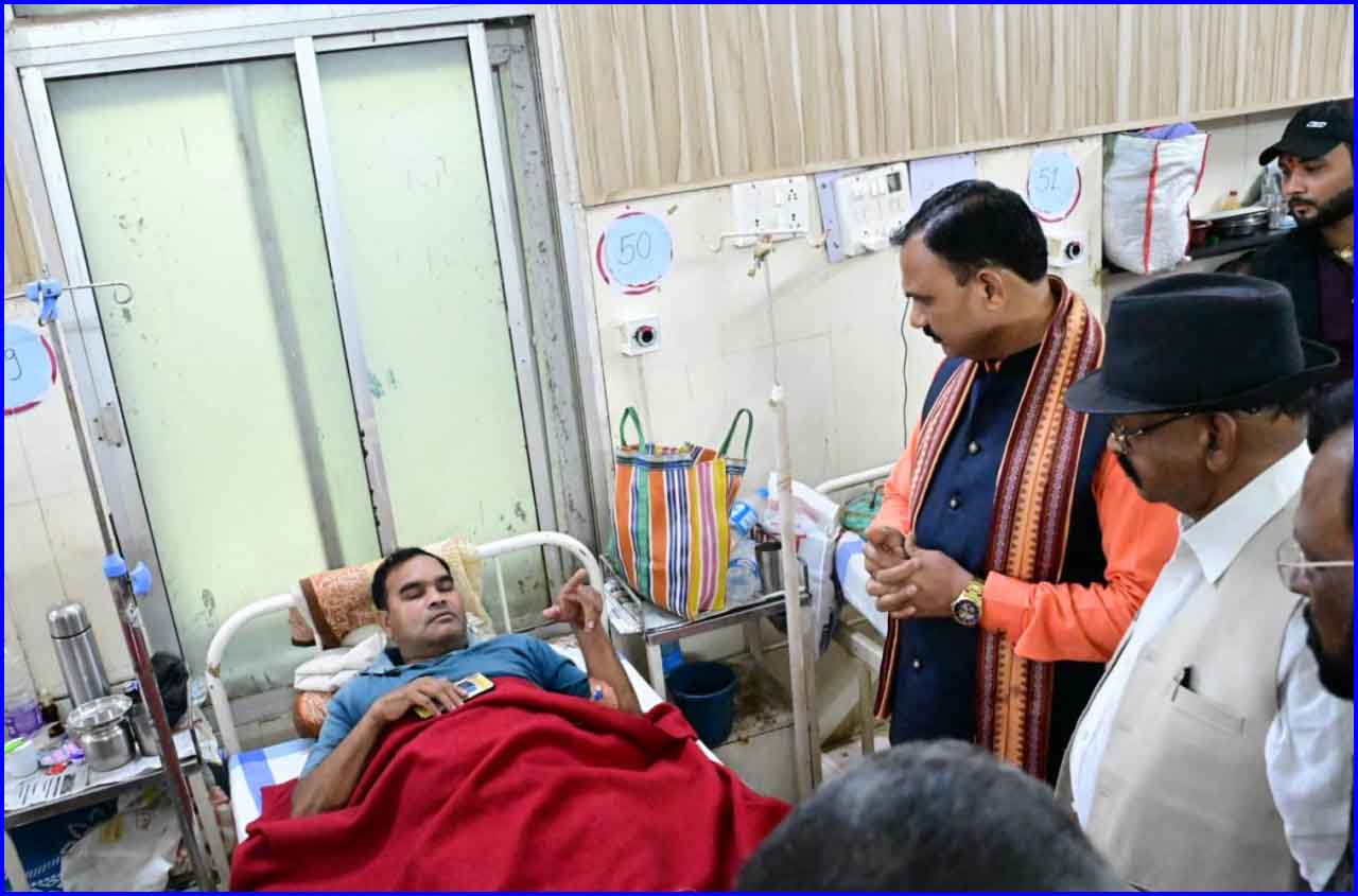 स्वास्थ्य मंत्री श्री जायसवाल ने अंबिकापुर जिला अस्पताल की नब्ज टटोली