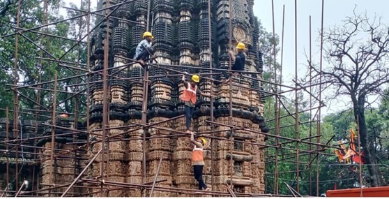 भोरमदेव मंदिर का हो रहा केमिकल ट्रीटमेंट एवं सुदृढ़ीकरण